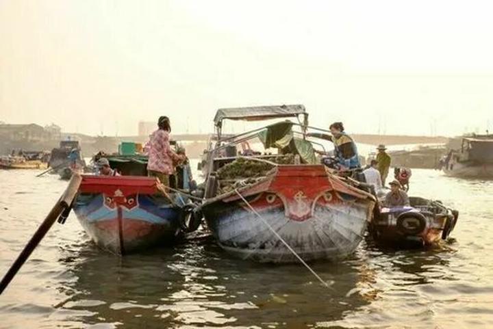 Nội dung: Trong một bóng mát trong mùa hè nóng bỏng, một cột mốc trong lịch sử nhạc